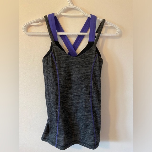 Lululemon Run For Gold Tank Size 2 - Picture 3 of 5
